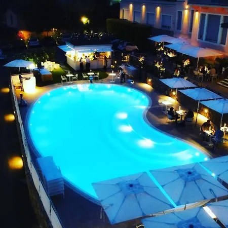 拿破仑酒店 酒店 圣雷默