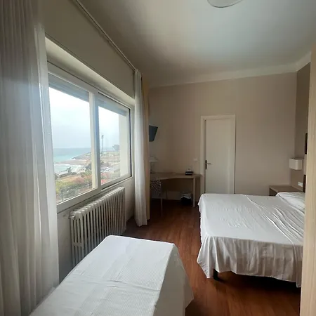 Napoleon Hotell 3*