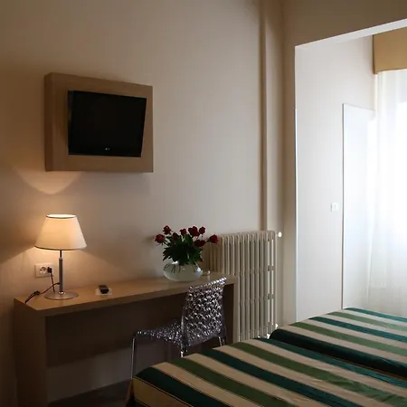 拿破仑酒店 酒店