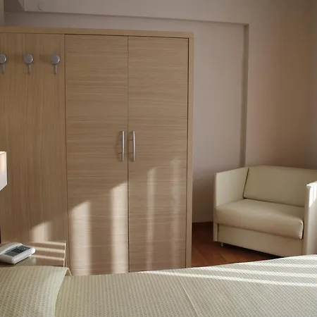 拿破仑酒店 3* 圣雷默