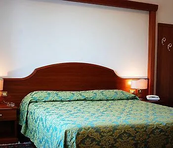 Napoleon Hotell 3*