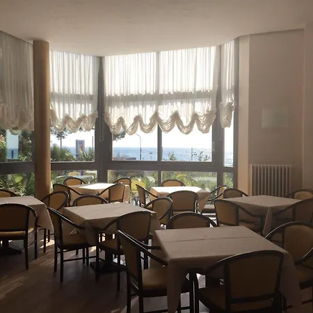 拿破仑酒店 酒店 圣雷默